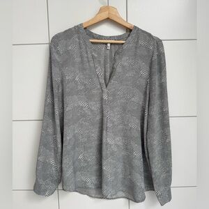 Joie Gray Silk Patterned Blouse